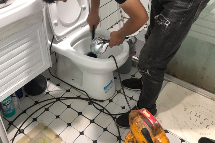 洮北马桶堵塞自己疏通还是找师傅？专业上门服务让你省时更省心